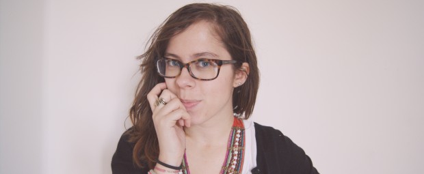 look lunettes et collier plastron