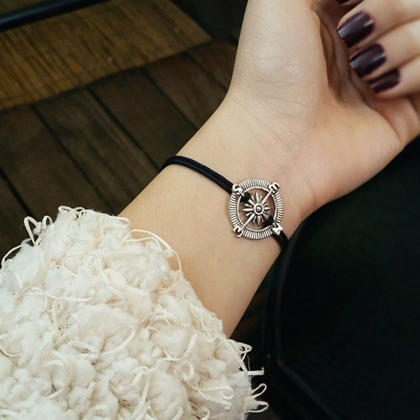 Bracelet avec boussole Clearance