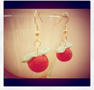 654976-boucles-d-oreilles-cerise-en-fimo-856bc