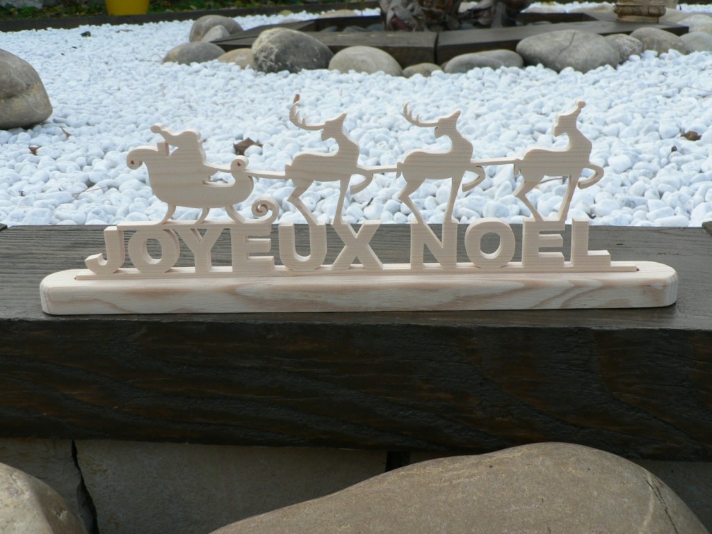 decoration-deco-joyeux-noel-et-traineau-en-bois