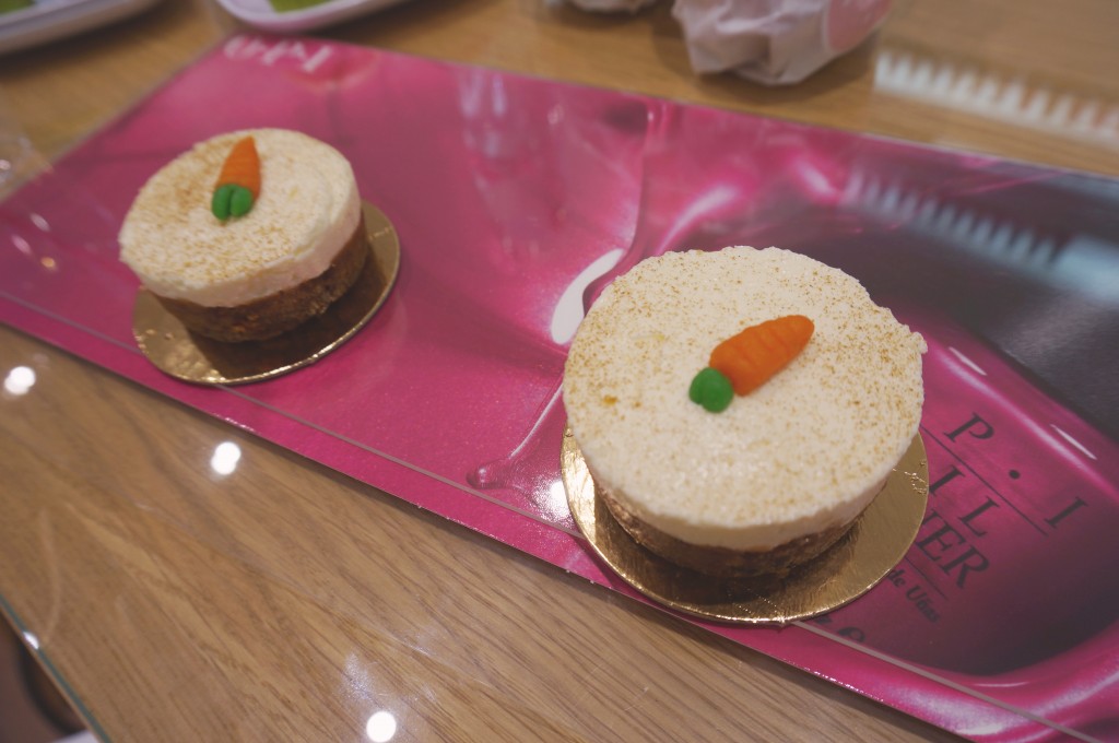 carrot cake minoofi bakery