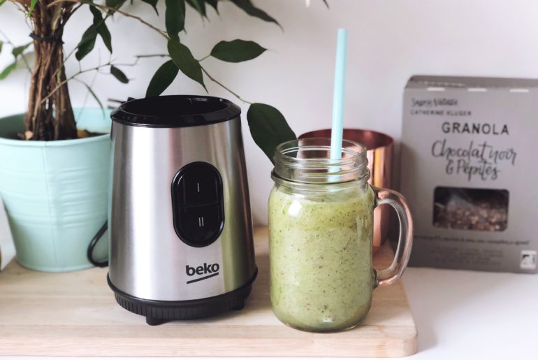 Ma recette de green smoothie avec le mini blender Beko ! Le So Girly Blog