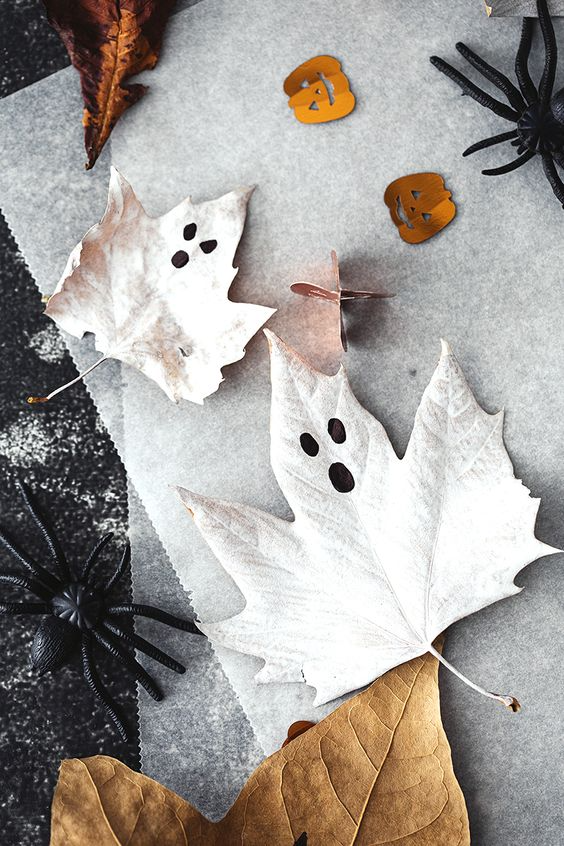 18 Pendentifs Halloween En Alliage Et Résine - Croix, Crânes, Cœurs - Pour Fabrication De Bijoux, Déguisements, Déco