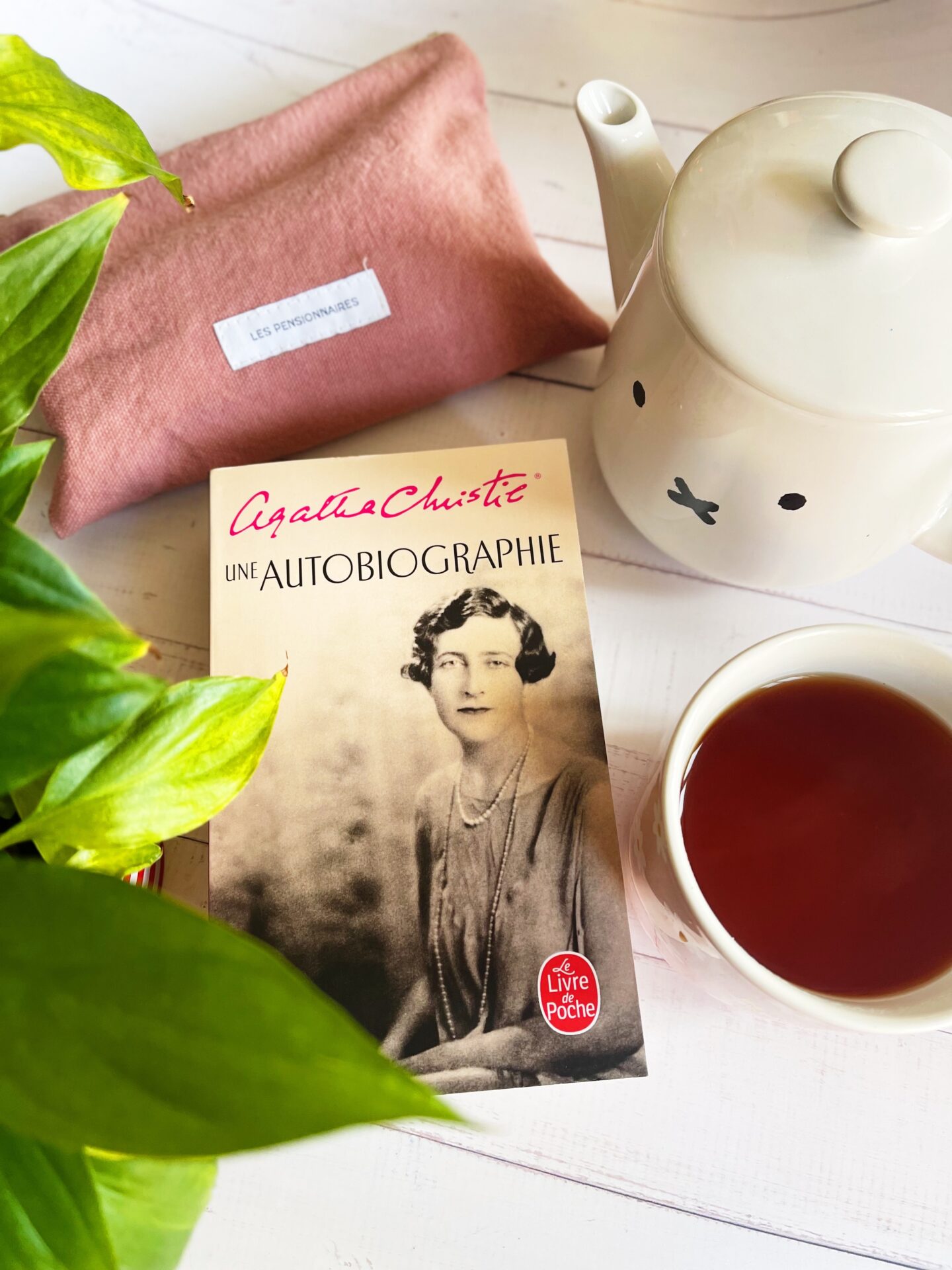 autobiographie d'agatha christie, en format livre de poche