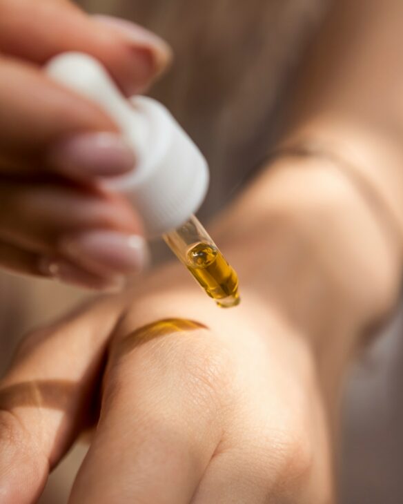 routine de soins à 40 ans avec application et choix d'un serum adapté