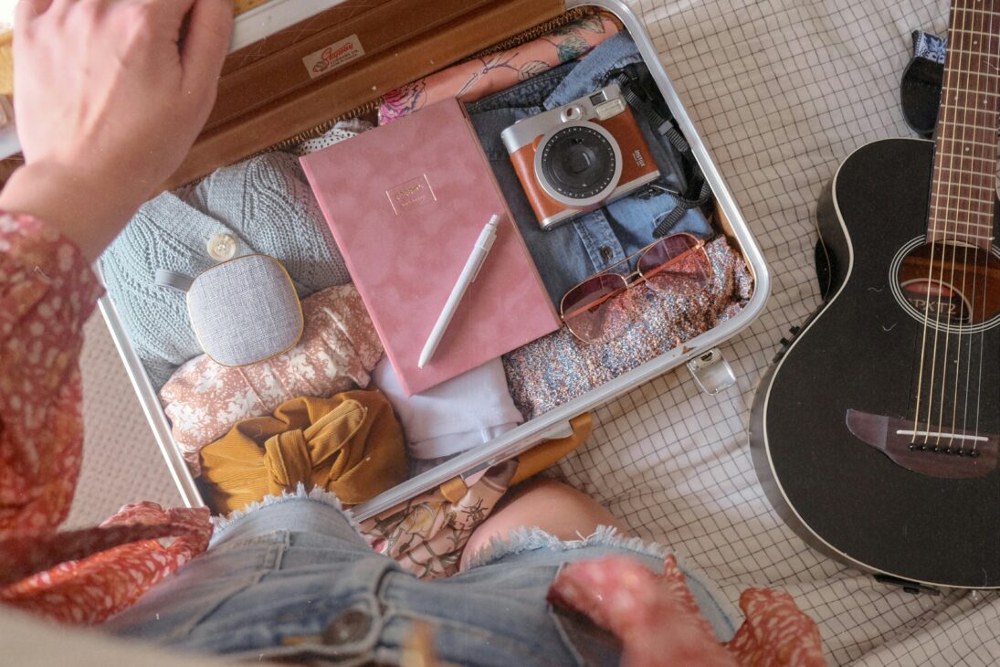 que mettre dans sa valise pour des vacances solo ?