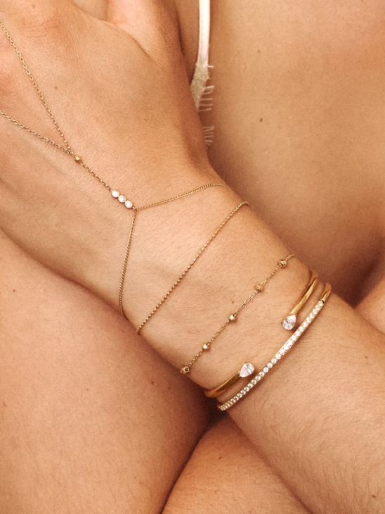 accumulation de bracelets femme